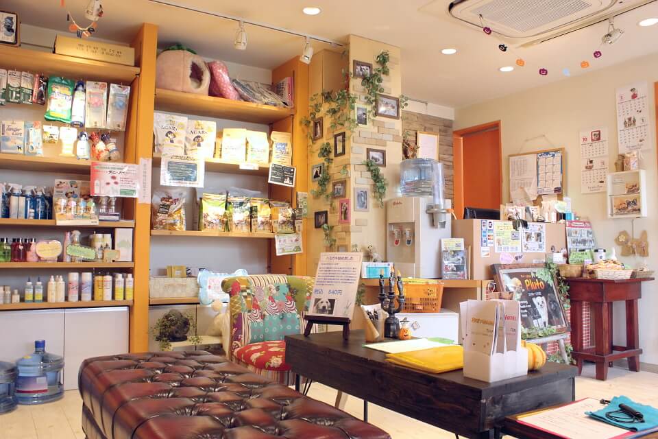 明るい店内です！