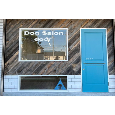 Dogsalon door