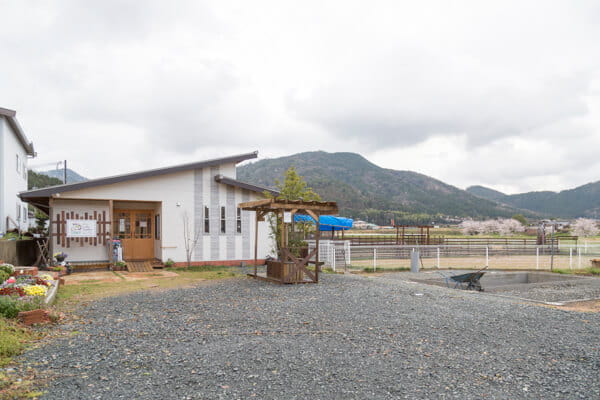 ドッグカフェが併設されています